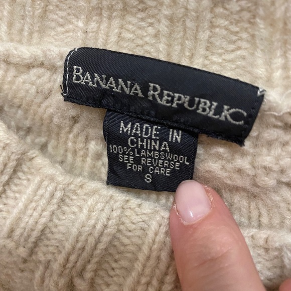 Classic and stylish wool sweater by Banana Republic- size S - Picture 3 of 6